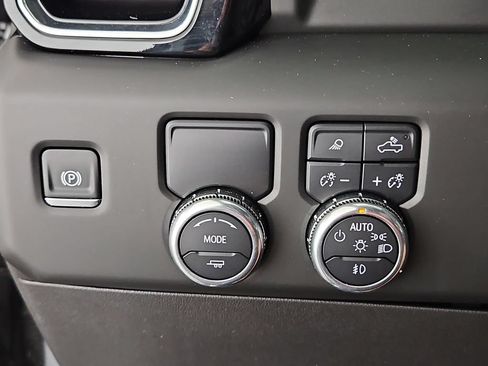 Certified 2025 GMC Sierra 1500 Denali RWD image 24