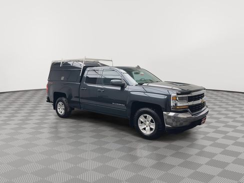 Used 2018 Chevrolet Silverado 1500 LT image 29