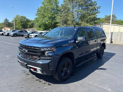 Used 2021 Chevrolet Silverado 1500 LT Trail Boss w/ Convenience Package II AWD/4WD image 2