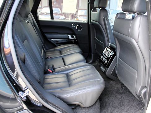 Used 2017 Land Rover Range Rover HSE image 20