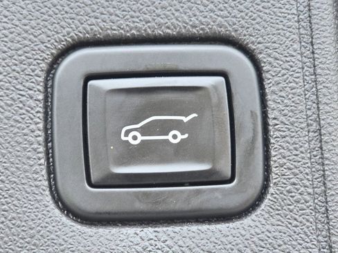 Used 2021 GMC Terrain SLE w/ Driver Convenience Package image 22