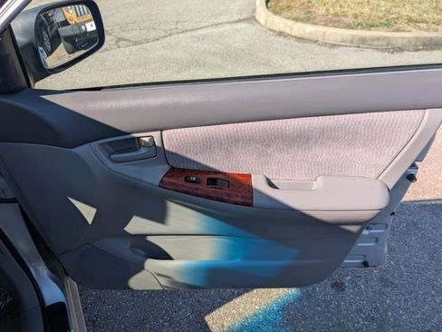 Used 2007 Toyota Corolla CE image 23