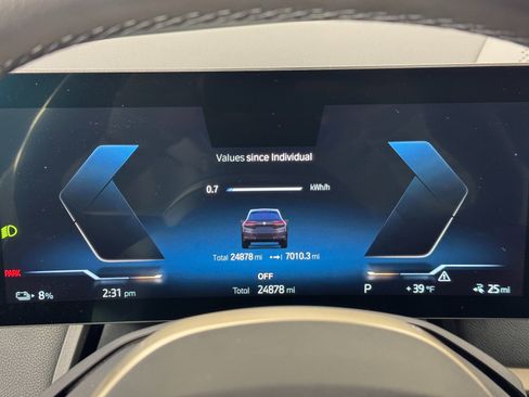 Used 2022 BMW iX xDrive50 w/ Sport Package image 19