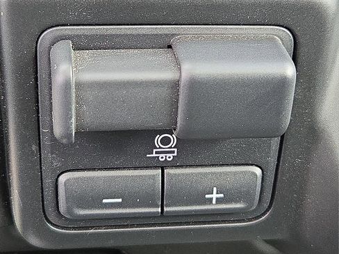 Used 2022 Chevrolet Silverado 1500 LTZ w/ LTZ Premium Package image 17