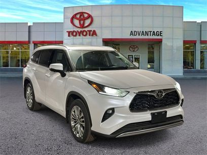 New 2025 Toyota Highlander Platinum