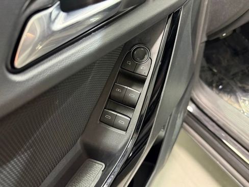 Used 2025 Chevrolet Equinox RS w/ Safety and Technology Package AWD/4WD image 14