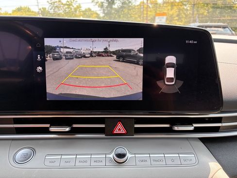 Used 2023 Hyundai Elantra Limited FWD image 26