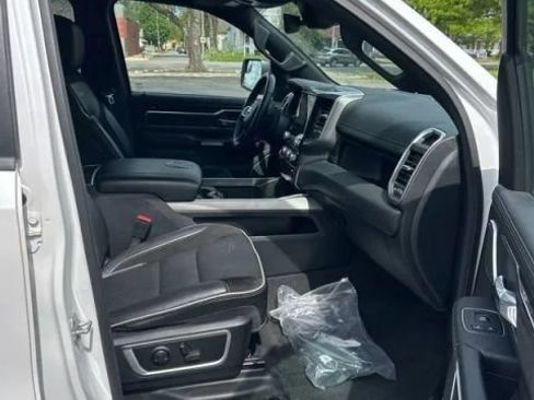 Used 2022 RAM 1500 Laramie AWD/4WD image 9