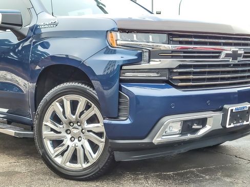 Used 2019 Chevrolet Silverado 1500 High Country w/ High Country Premium Package image 2