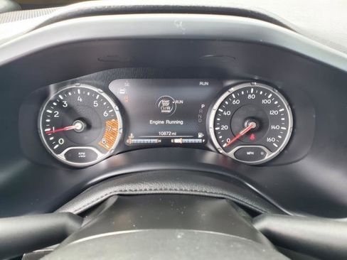 Used 2023 Jeep Renegade Trailhawk w/ Trailhawk Elite Group AWD/4WD image 10