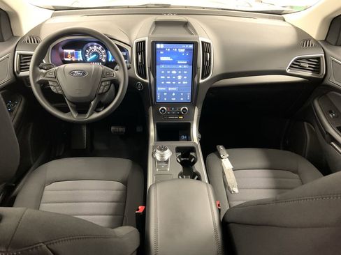 New 2024 Ford Edge SE image 3