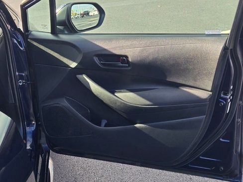 Used 2022 Toyota Corolla LE image 4