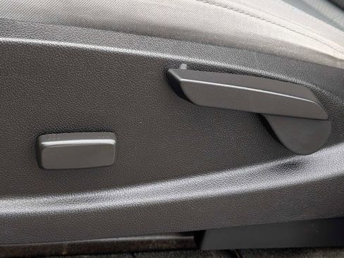 Used 2017 GMC Canyon 2WD Crew Cab w/ Convenience Package image 21