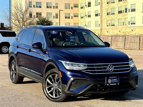 Certified 2023 Volkswagen Tiguan SE w/ Panoramic Sunroof Package image 1