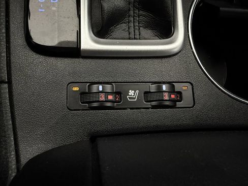 Used 2019 Toyota Highlander Limited image 28