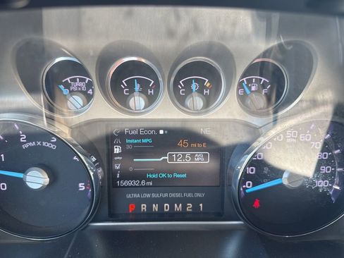 Used 2011 Ford F250 Lariat w/ Lariat Interior Pkg AWD/4WD image 2