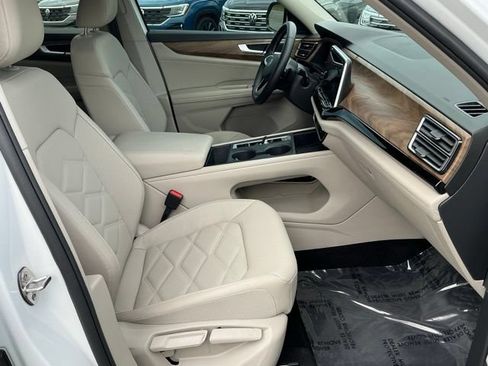 Certified 2026 Volkswagen Atlas SE FWD image 21