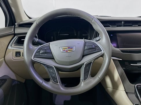 Used 2018 Cadillac XT5 Luxury w/ Driver Awareness Package FWD image 18