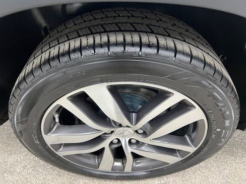 Used 2017 Honda Pilot Touring image 17