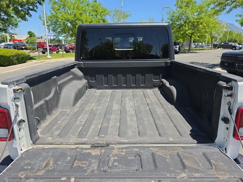 Used 2024 Jeep Gladiator Sport AWD/4WD image 11