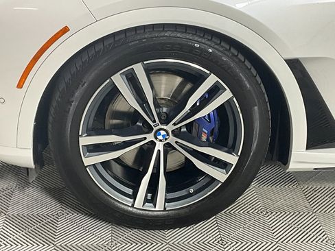 Used 2023 BMW X7 xDrive40i w/ Executive Package image 30