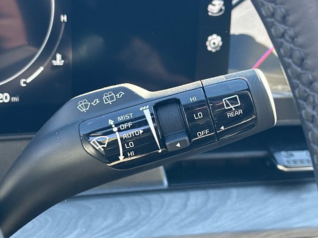 Used 2025 Kia Sportage X-Pro Prestige AWD/4WD image 12