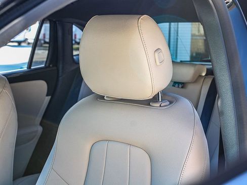 Used 2025 Mercedes-Benz GLA 250 4MATIC image 22