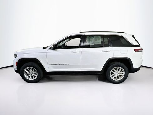 Used 2023 Jeep Grand Cherokee Laredo w/ Luxury Tech Group I AWD/4WD image 8