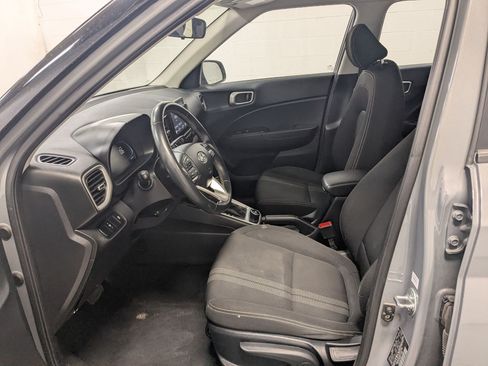 Used 2023 Hyundai Venue SEL FWD image 22