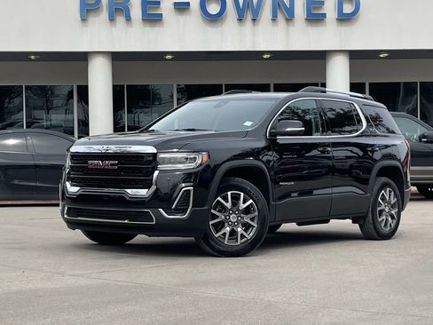 Used 2023 GMC Acadia SLE w/ Driver Convenience Package image 2