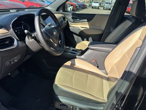 Used 2024 Chevrolet Equinox Premier image 19