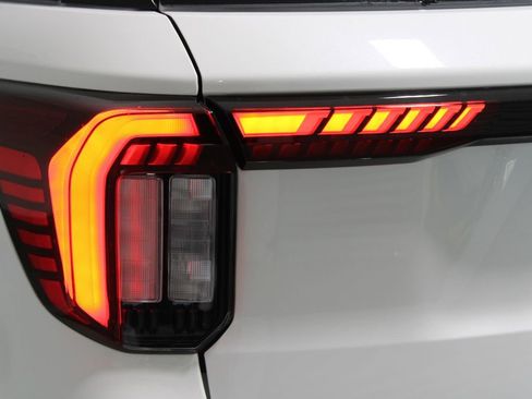 New 2026 Ford Explorer Active image 53