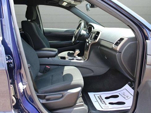 Used 2016 Jeep Grand Cherokee Laredo w/ Quick Order Package 23E image 17