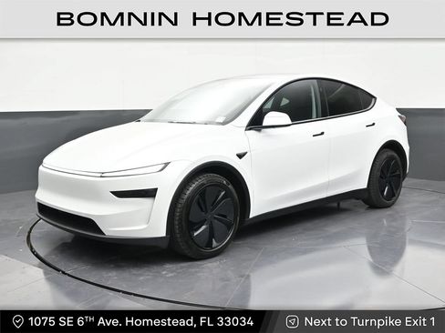 Used 2026 Tesla Model Y Long Range AWD/4WD image 1