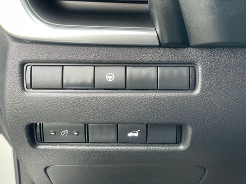 Certified 2023 Nissan Rogue SV w/ SV Premium Package AWD/4WD image 16