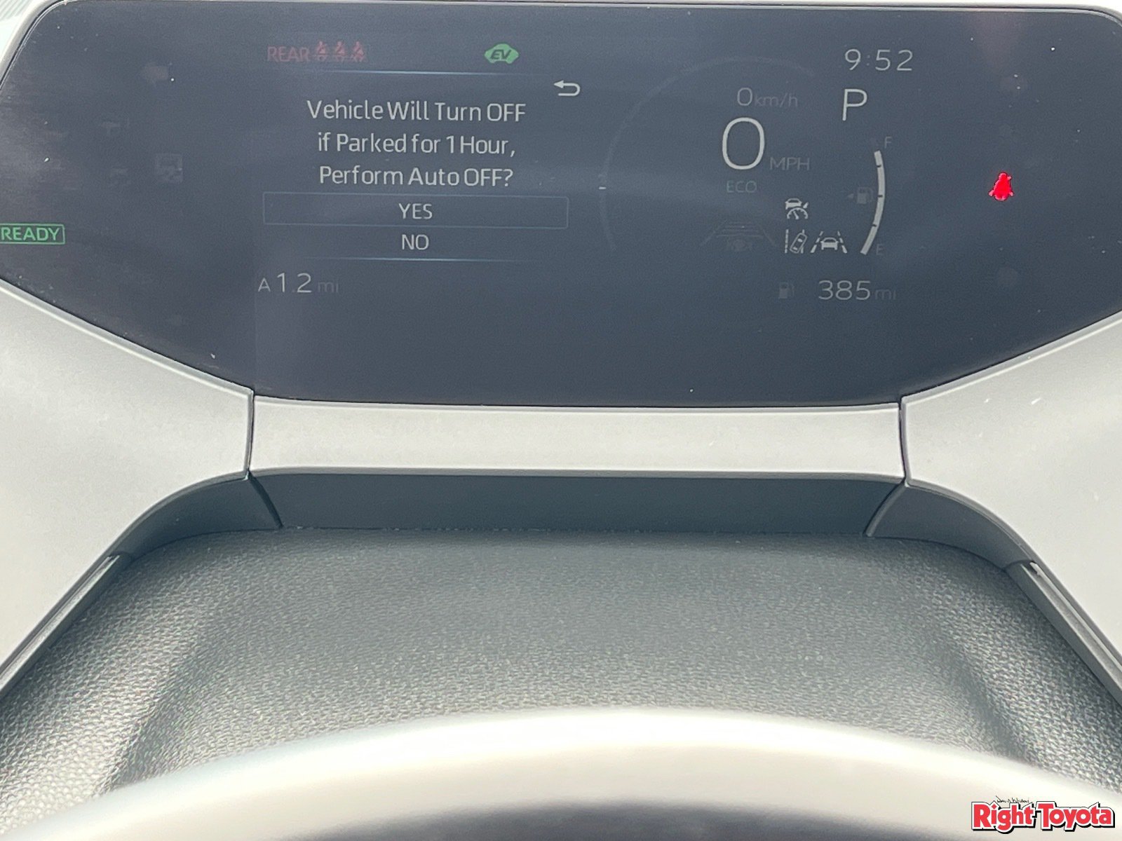 Certified 2024 Toyota Prius LE FWD image 25