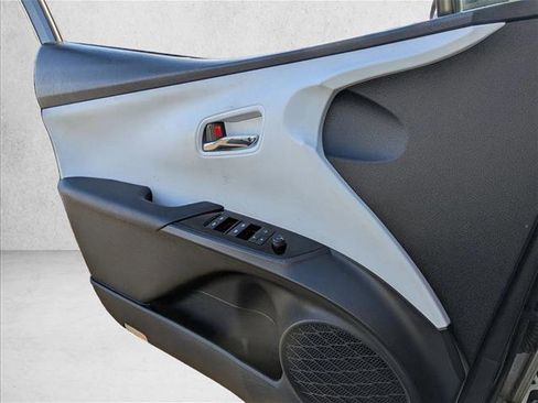 Used 2017 Toyota Prius Two image 10