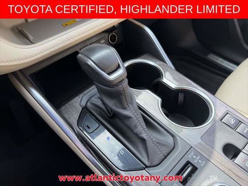 Certified 2024 Toyota Highlander Limited AWD/4WD image 23