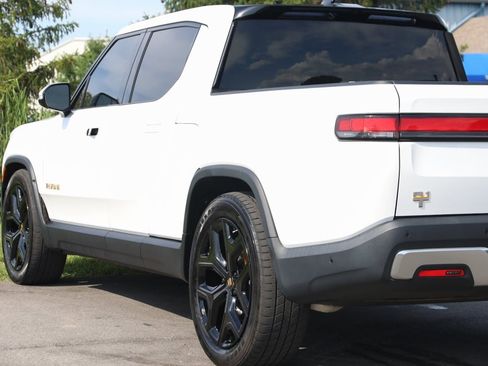 Used 2022 Rivian R1T Adventure image 28