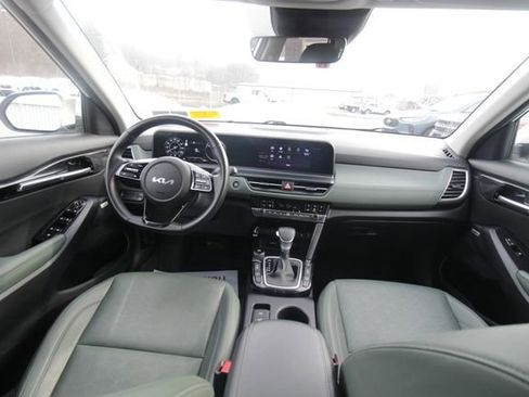 Used 2024 Kia Seltos SX w/ SX Sunroof Package image 34