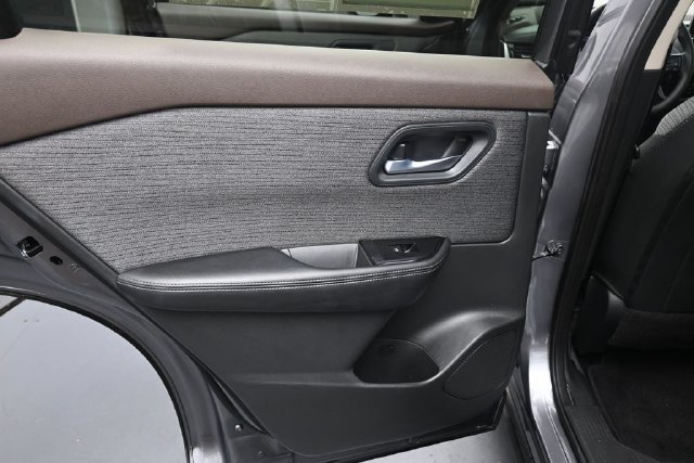 Used 2022 Nissan Rogue SV FWD image 18
