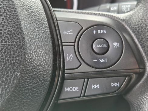 Used 2024 Toyota RAV4 XLE FWD image 31