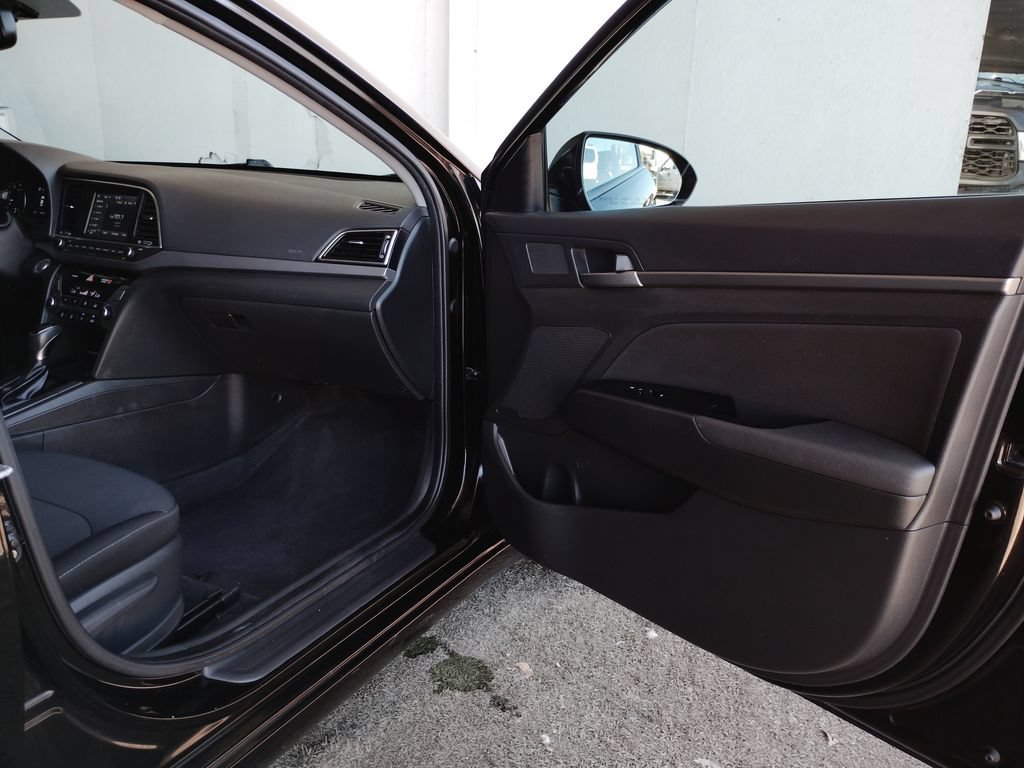 Used 2018 Hyundai Elantra Value Edition FWD image 10