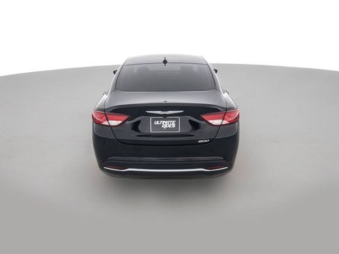 Used 2017 Chrysler 200 Limited Platinum FWD image 6