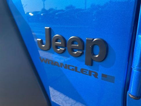 Used 2025 Jeep Wrangler Unlimited Sport AWD/4WD image 11