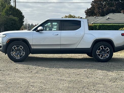 Used 2024 Rivian R1T Adventure image 7