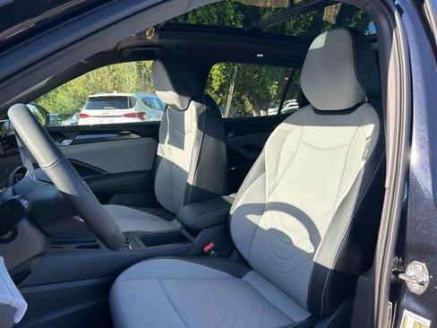 New 2026 Volkswagen Tiguan SE R-Line FWD image 21