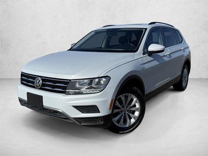 Used 2018 Volkswagen Tiguan SE w/ Panoramic Sunroof Package
