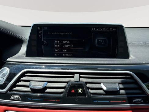 Used 2017 BMW 750i RWD image 12