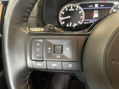 Certified 2024 Nissan Pathfinder SL w/ SL Premium Package FWD image 13